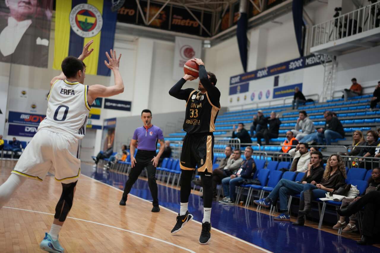 Konya’nın dev adamları, Fenerbahçe’yi evinde yendi 4